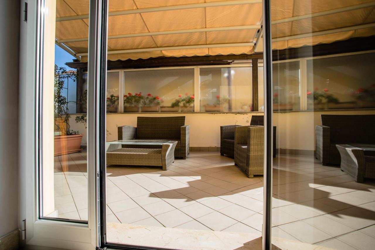 Terrazza Di Pinerolo Apartment Bagian luar foto