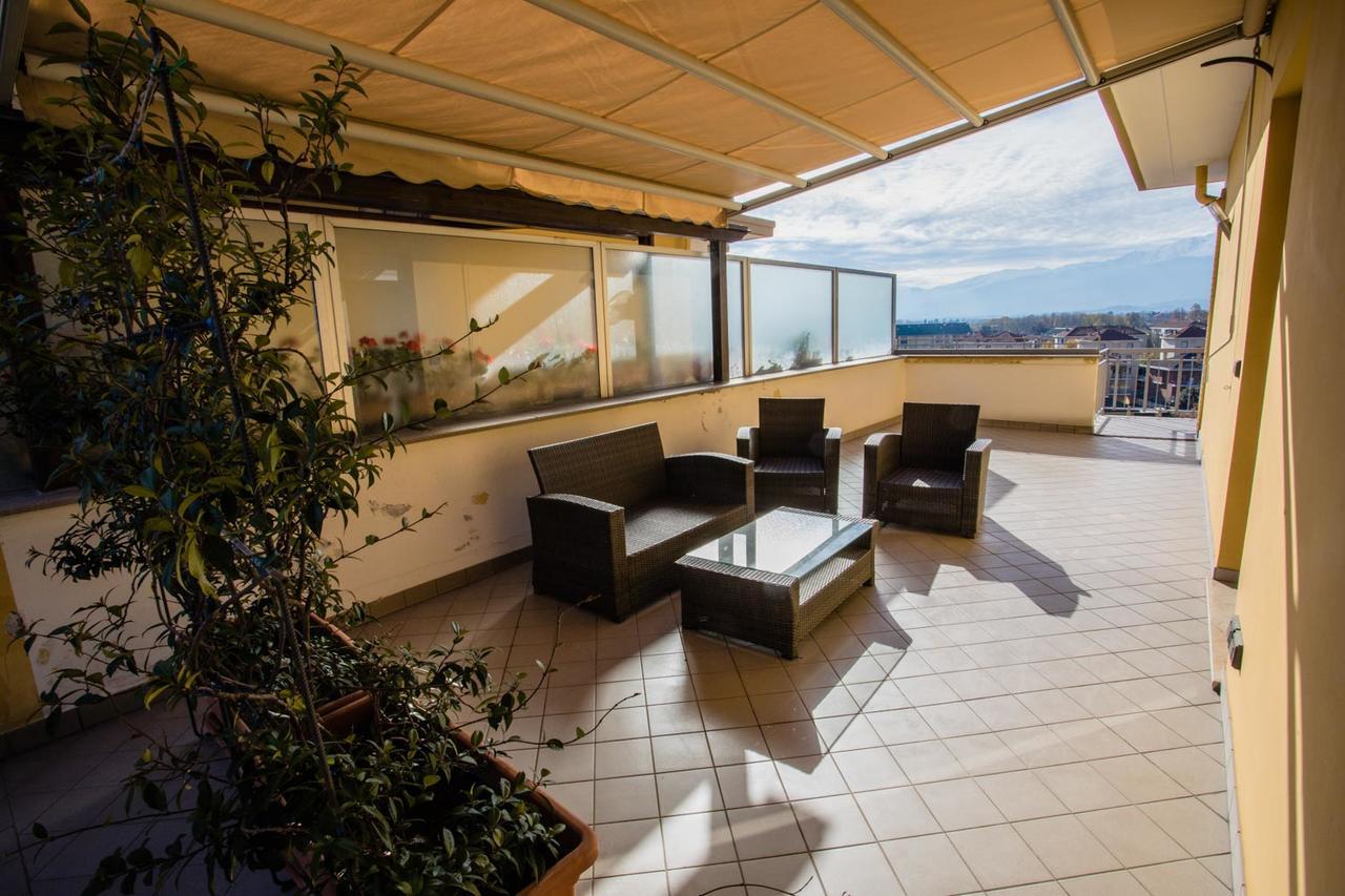 Terrazza Di Pinerolo Apartment Bagian luar foto